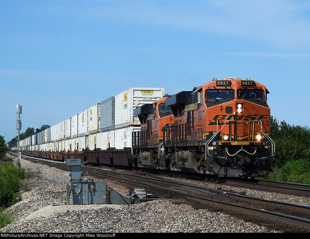 BNSF 6827